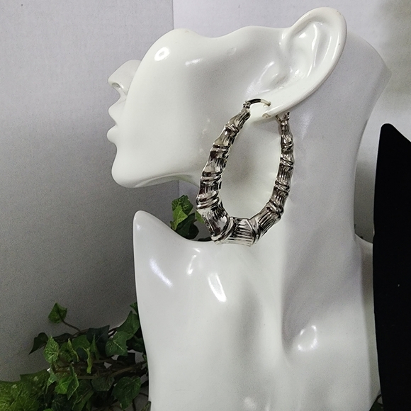 Retro Silver Bamboo Doorknocker Hoop Earrings - Picture 5 of 6